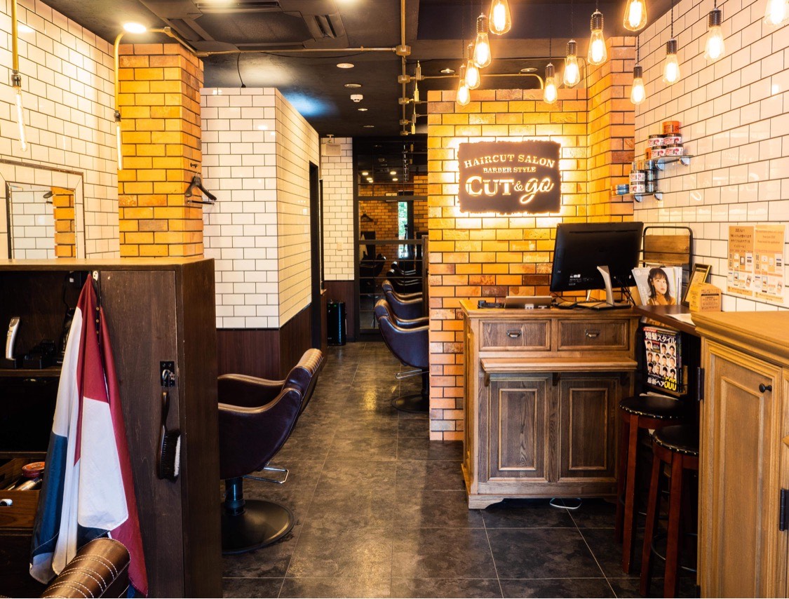 CUT&GO カットアンドゴー　1000円カット　1000円床屋　安い　神楽坂　飯田橋駅　予約可
